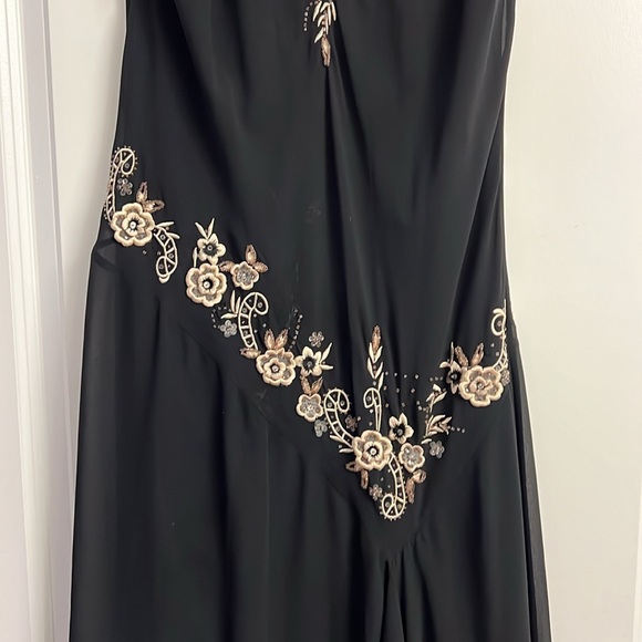Embroidered Black R&M Richards Dress - Picture 4 of 8